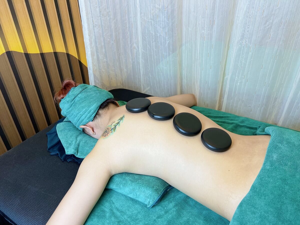 Massage bấm huyệt trị liệu lưng Gò Vấp