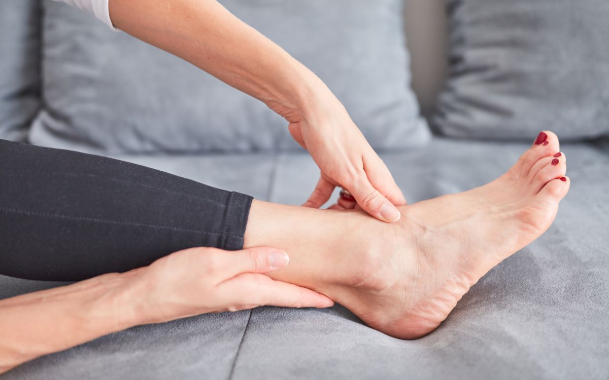 Đau nhức xương khớp cùng nên thực hiện massage foot
