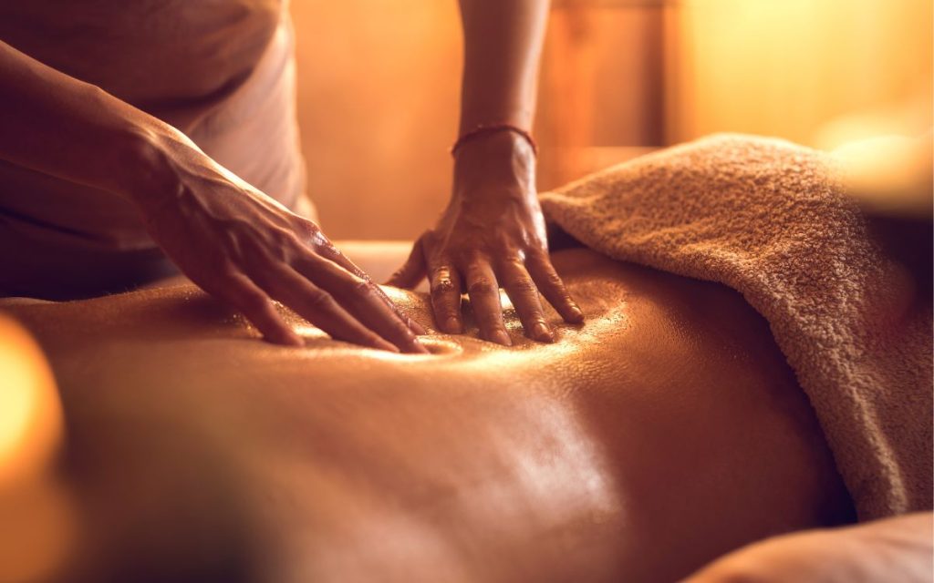 cách massage body cho nam tại nhà