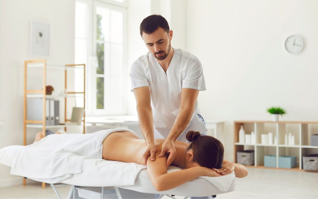 Massage cổ vai gáy giảm đau hiệu quả