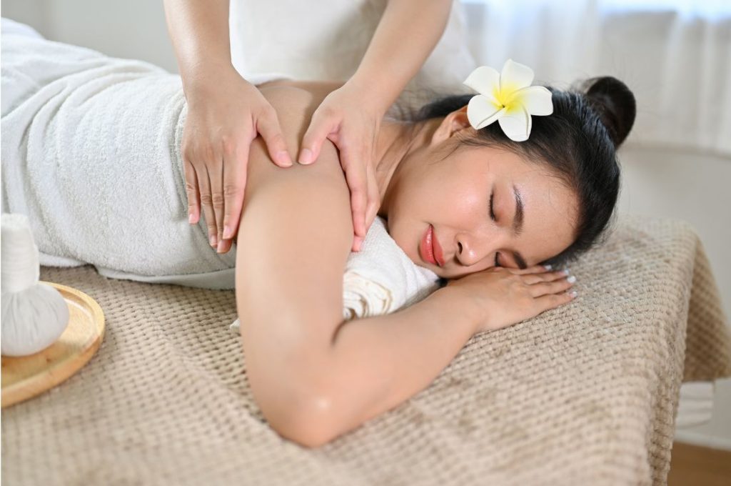 Massage toàn thân gồm những gì?